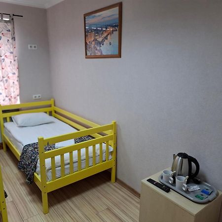 Guest House "Vladimirskaya 42" Kyiv Exterior photo