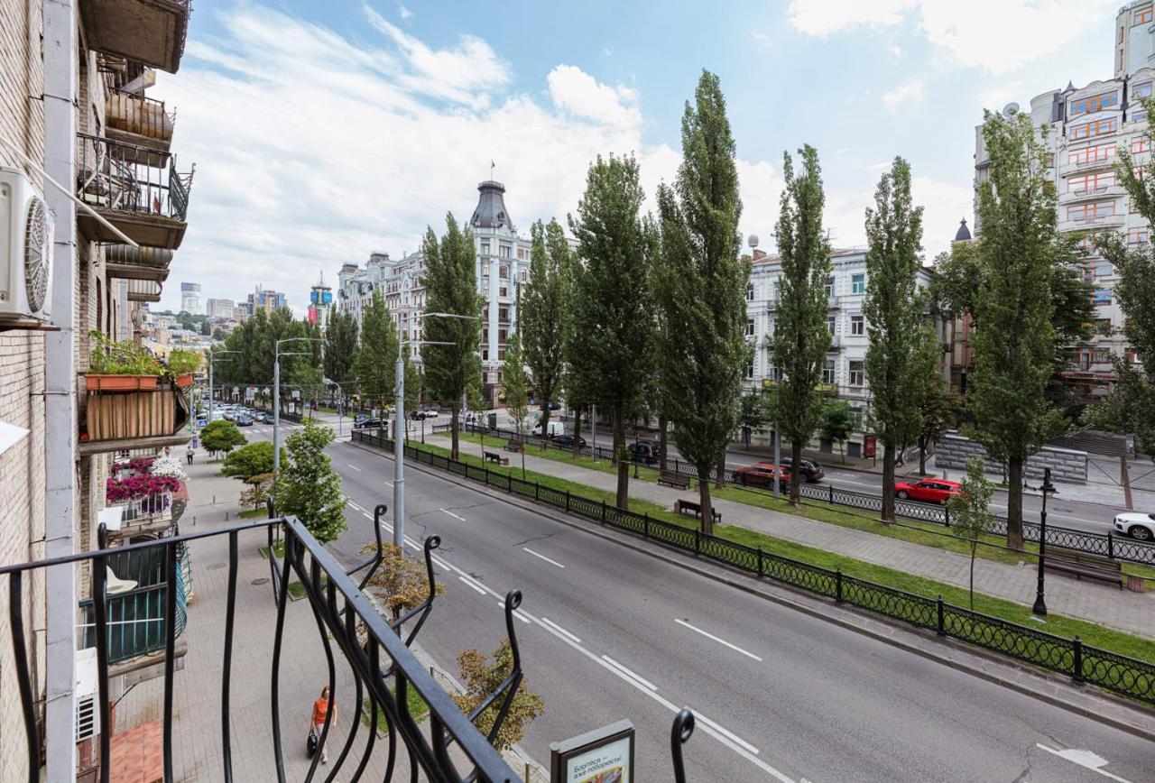 Guest House "Vladimirskaya 42" Kyiv Exterior photo