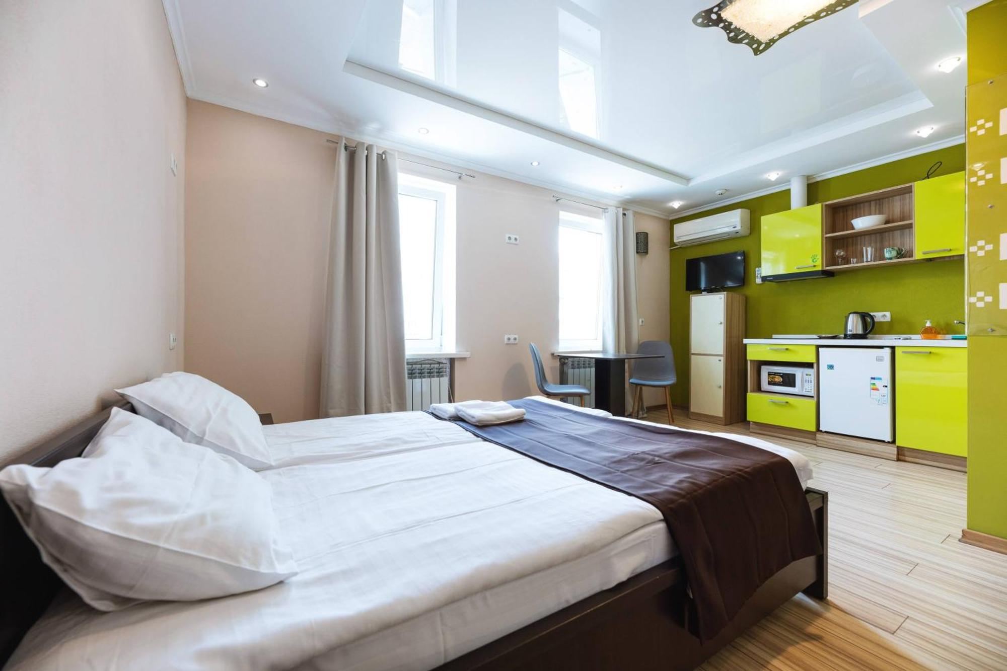 Guest House "Vladimirskaya 42" Kyiv Exterior photo
