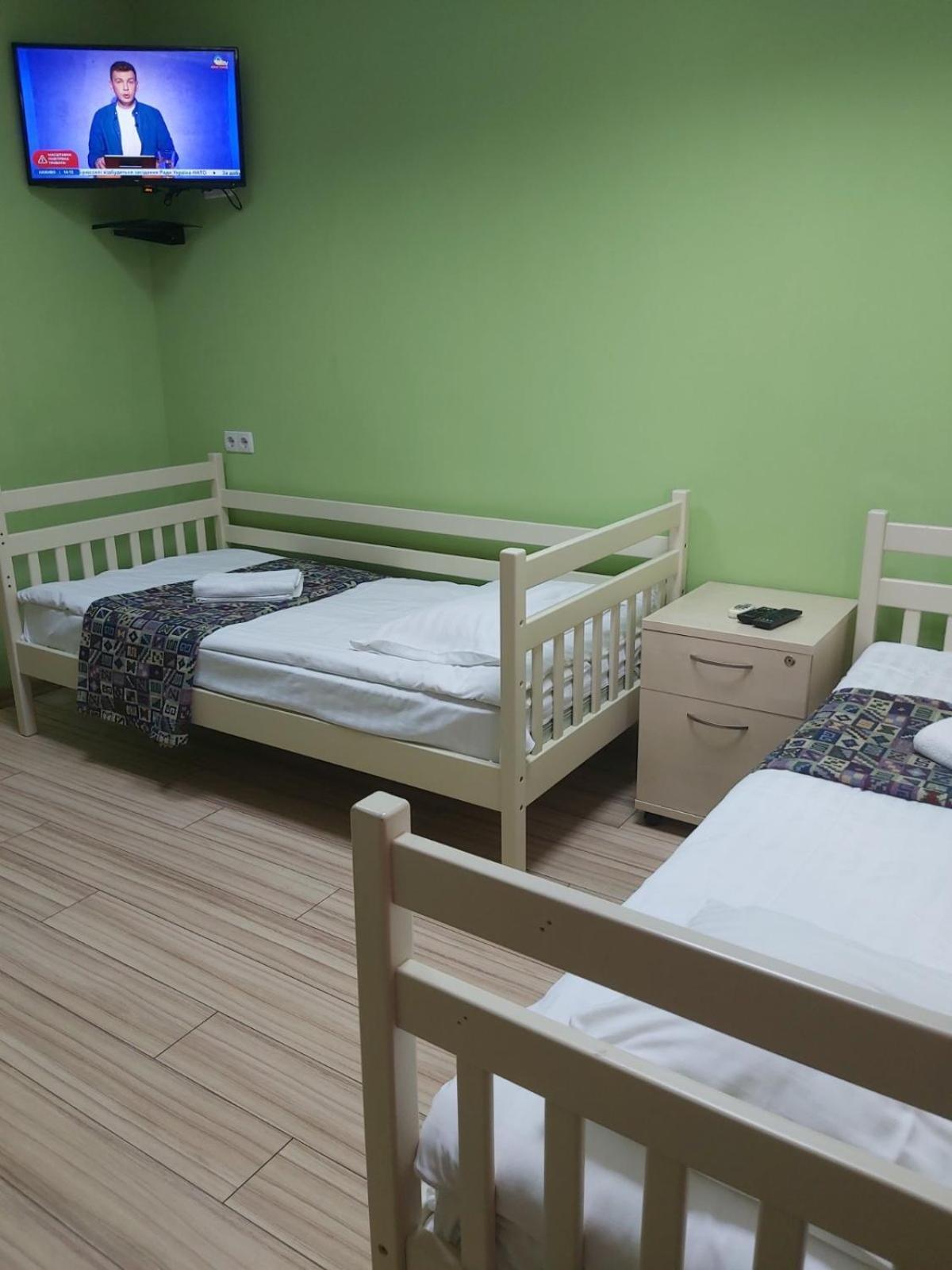 Guest House "Vladimirskaya 42" Kyiv Exterior photo