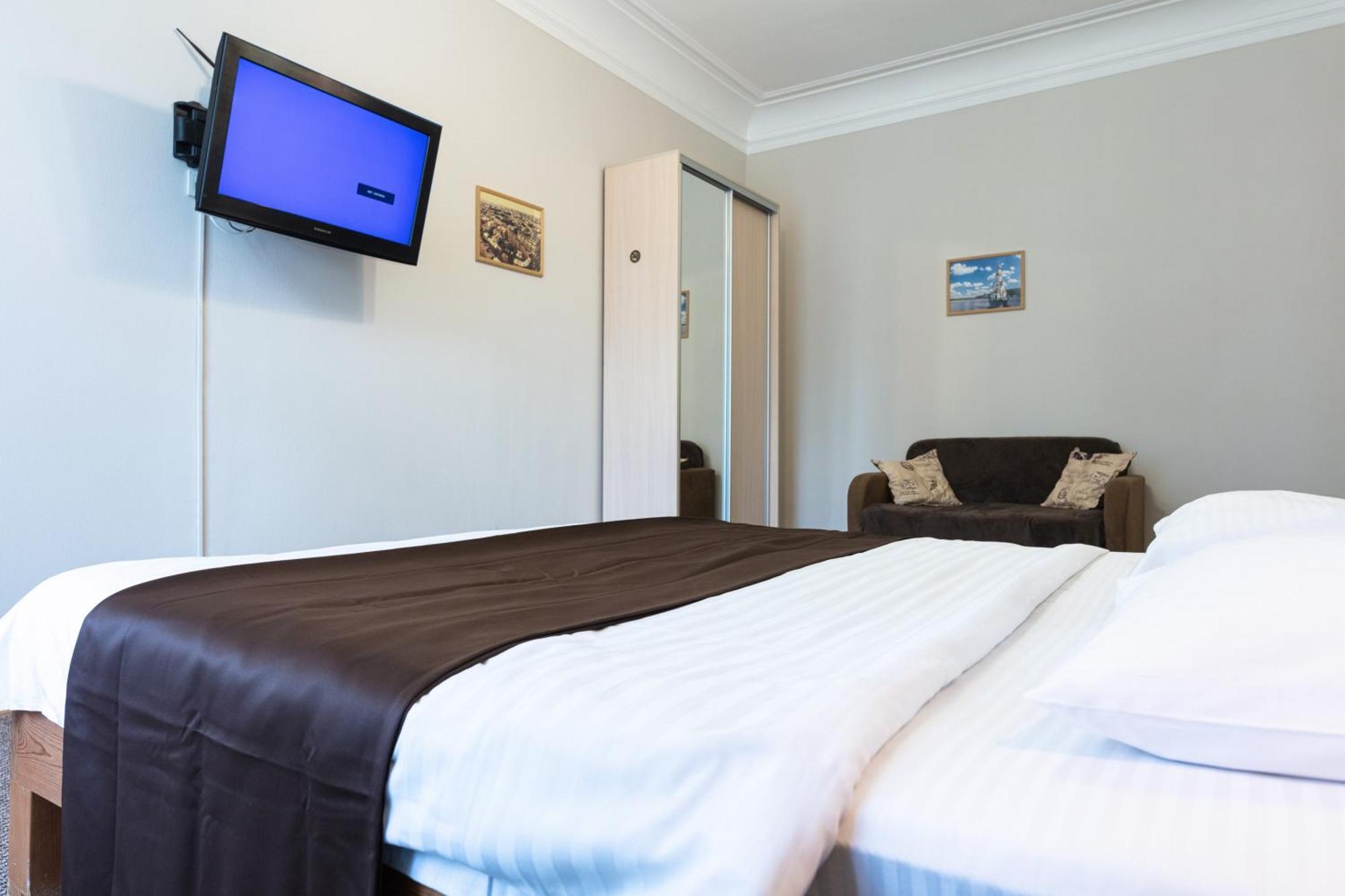 Guest House "Vladimirskaya 42" Kyiv Exterior photo