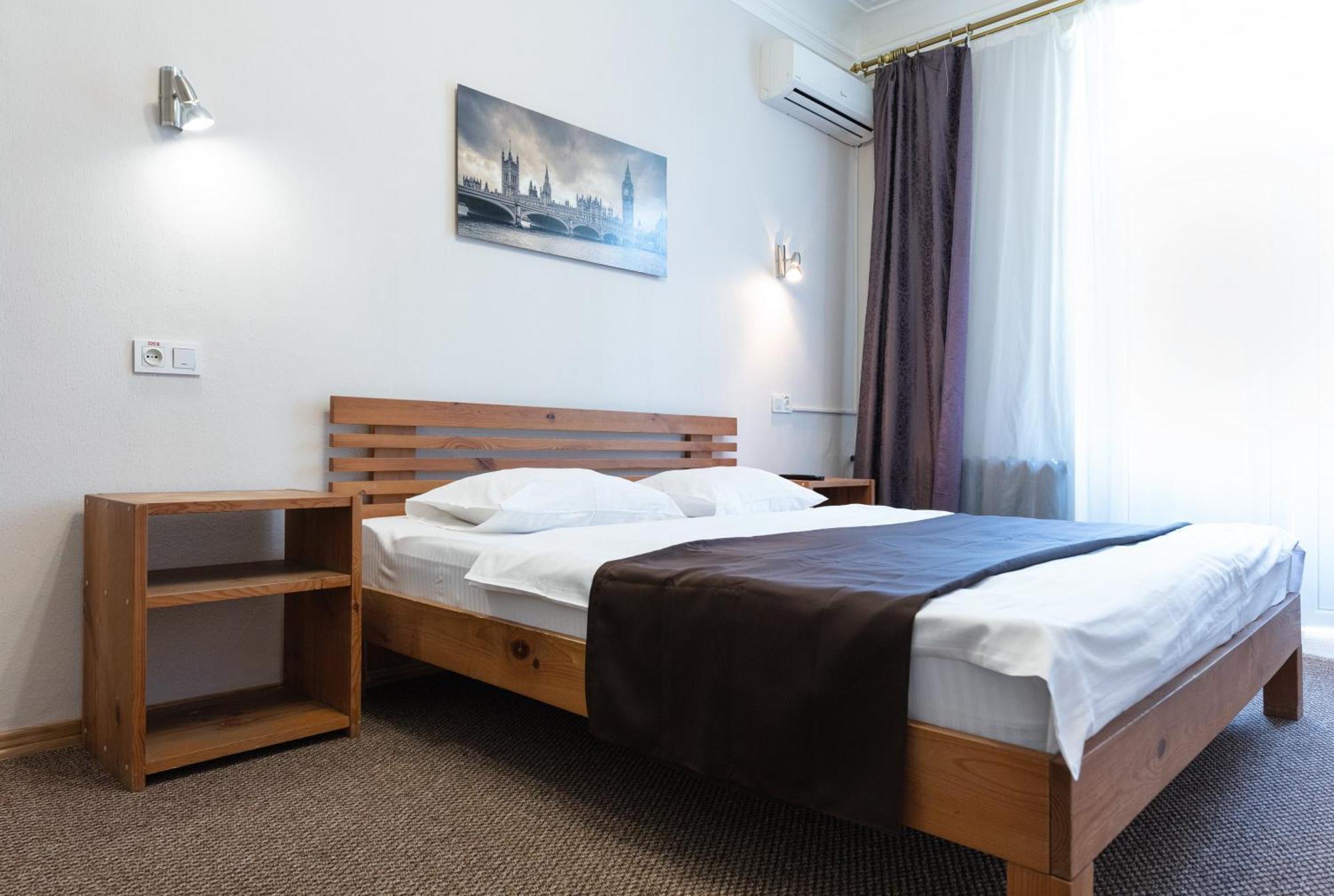 Guest House "Vladimirskaya 42" Kyiv Exterior photo
