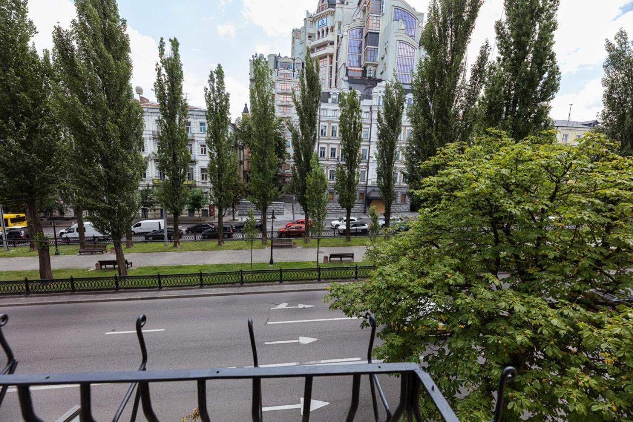 Guest House "Vladimirskaya 42" Kyiv Exterior photo