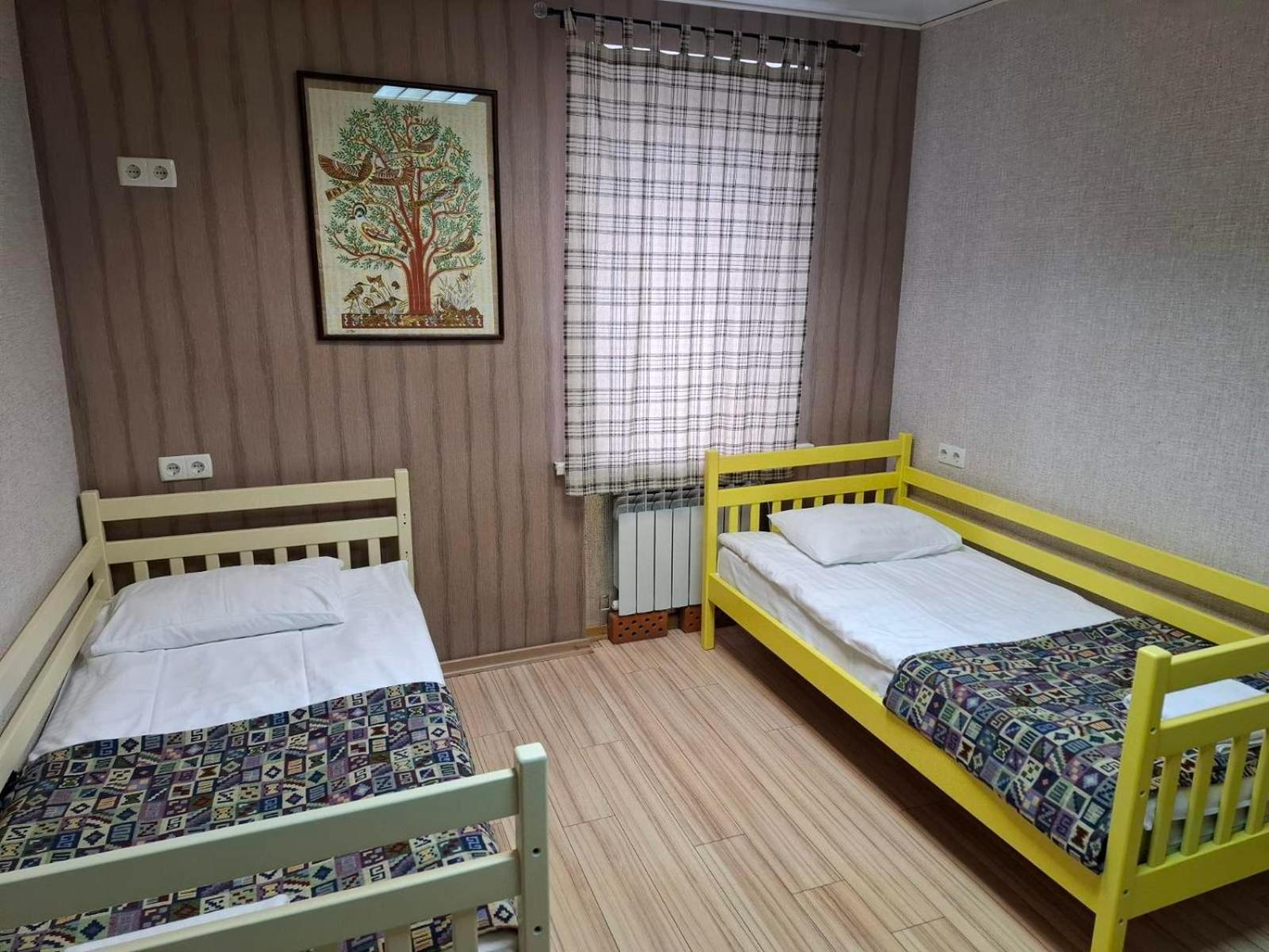 Guest House "Vladimirskaya 42" Kyiv Exterior photo